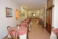 Hotel Mediterraneo - breakfast
