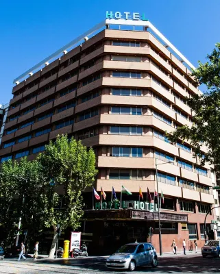 Hotel Condestable Iranzo Các khách sạn gần Aulario Flores de Lemus