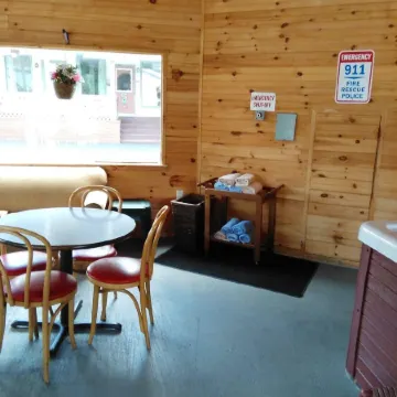 Northern Peaks Motor Inn