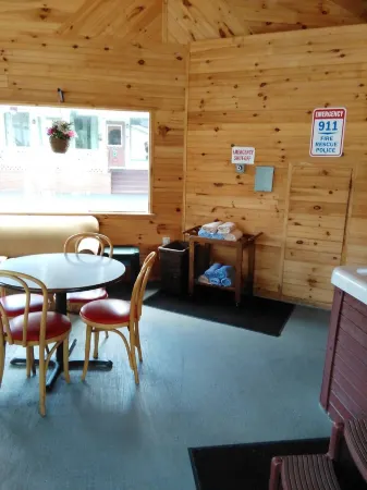 Northern Peaks Motor Inn