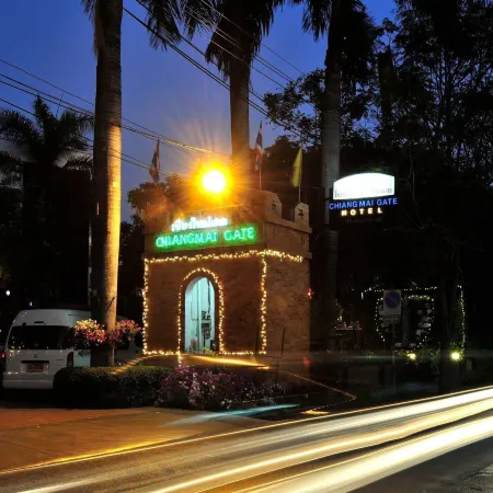 Chiangmai Gate Hotel Отели рядом с достопримечательностью «Храм Ват Шри Супхан»