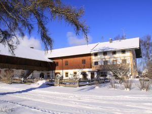 Bernhardhof Schlickenrieder GbR - Pension, Ferienwohnungen