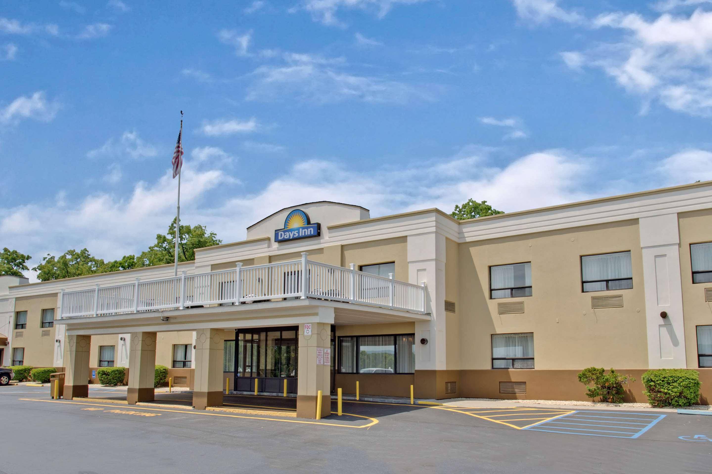 Red Roof Inn & Suites Newburgh – Stewart Airport