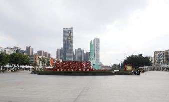 Guangchang Siji Hotel (Shenzhen Gongming Square Metro Station)