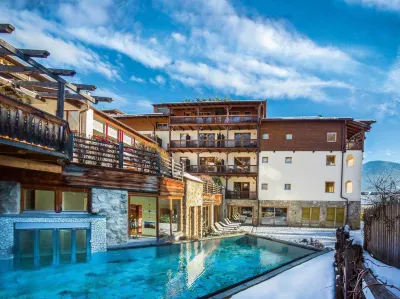 Taubers Unterwirt Aktiv & Vitalhotel Hoteles cerca de Val di Funes