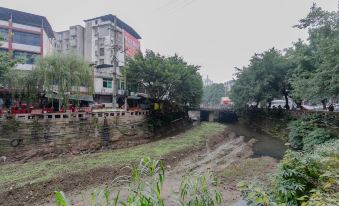 Huayi Huacheng Business Hotel