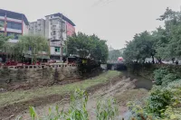 Huayi Huacheng Business Hotel - Ramah Hewan Peliharaan