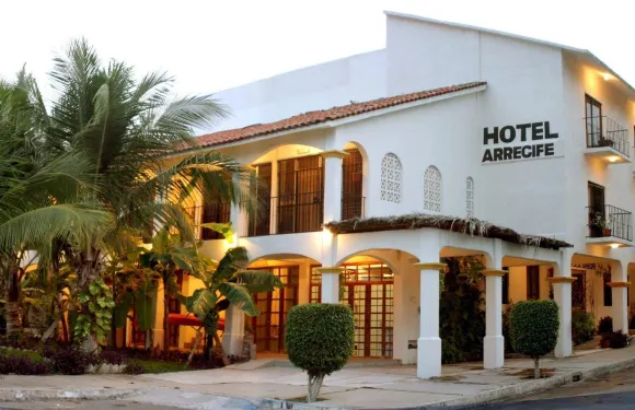 阿雷希菲普拉斯酒店