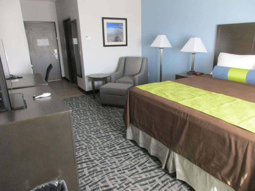 Best Western Plus Lonestar Inn & Suites