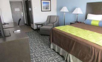 Best Western Plus Lonestar Inn  Suites