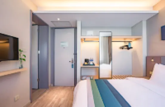Homeinn Selected Hotel (Dandong Yalu River Riverside Anton Old Street)