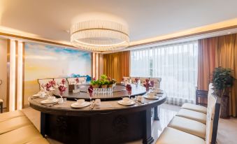 Longxiang International Hotel(World Hakka Cultural Center)