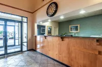 Econo Lodge Inn & Suites Hotel di Middletown