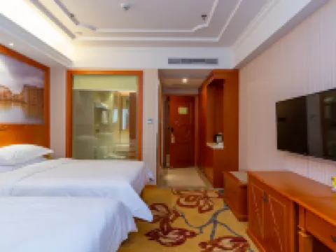 Vienna Hotel (Huizhou Boluo High Speed Rail Central Bus Station Hotel) Hotels in Boluo