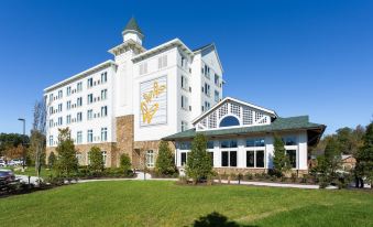 Dollywood's DreamMore Resort and Spa