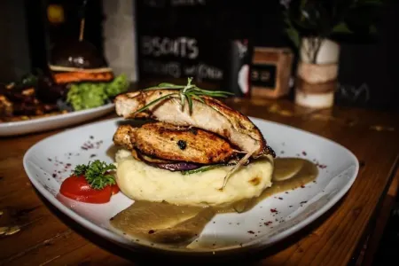 Kim Haus Loft Отели рядом с достопримечательностью «Ng Fook Thong Temple Cantonese District Association»