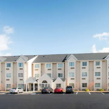 Microtel Inn & Suites by Wyndham North Canton