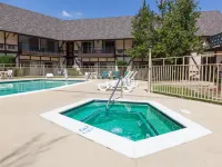 Sideways Inn - Hot Tub