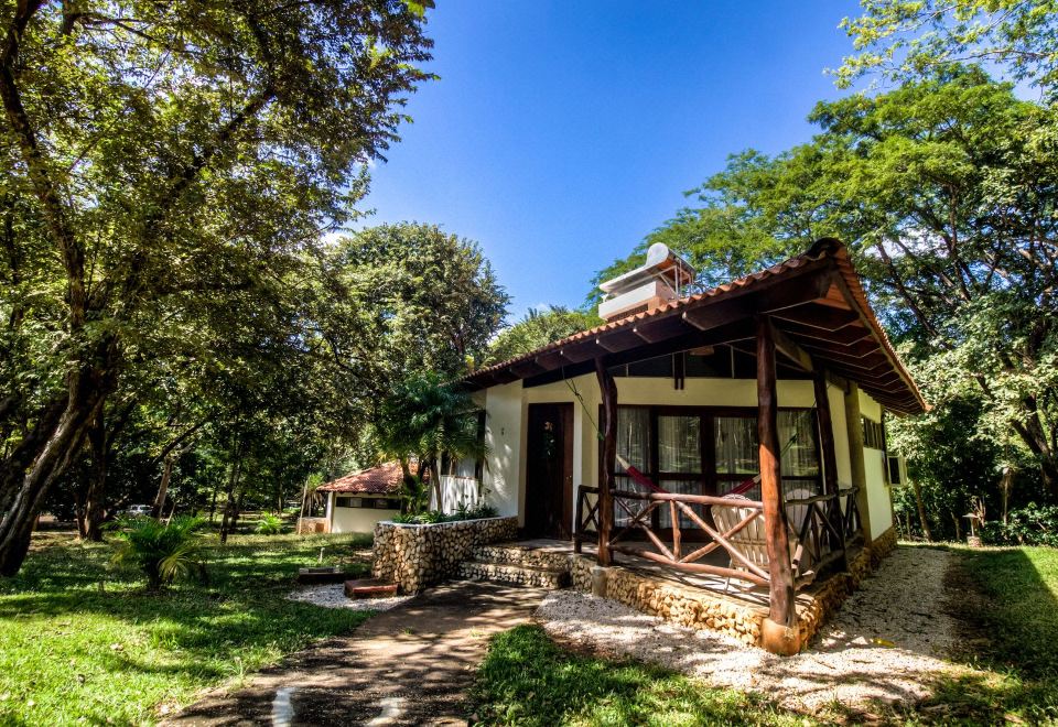 Hotel Cabinas Las Olas, Exterior, Garden