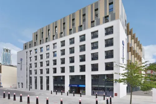 Travelodge London City Hotels in London