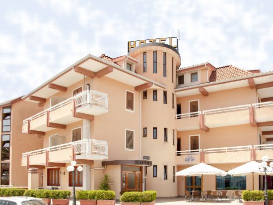 Los 10 mejores hoteles cerca de Aeropuerto internacional de Lamezia Terme  2023 | Trip.com