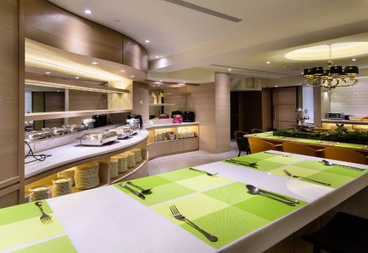 3. 스테이 호텔 -..