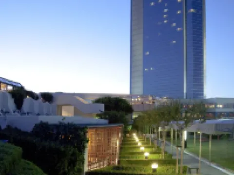 Renaissance Polat Istanbul Hotel Hotel dekat Yesilkoy Station