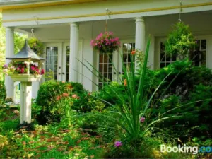 Brockamour Manor Bed and Breakfast