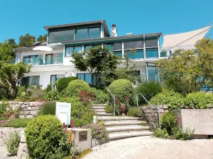 Lupinenhotel GmbH