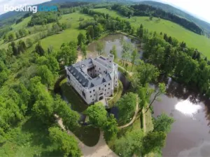 Zamek Karpniki Schloss Fischbach