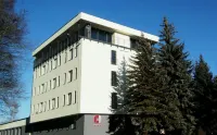 Parkhotel Carlsbad Inn Hotels in Остров