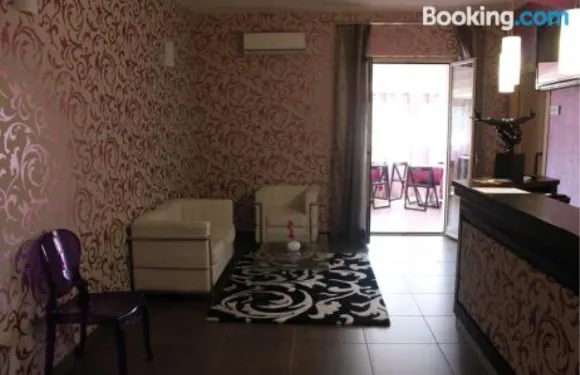 維託里奧埃馬努埃萊酒店