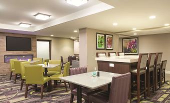 La Quinta Inn & Suites by Wyndham Baltimore BWI Airport