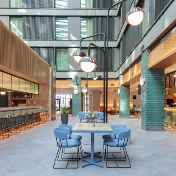 Holiday Inn LONDON - HEATHROW BATH ROAD by IHG Hotel dekat Taman Hiburan Thorpe park