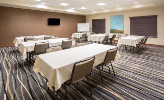 Holiday Inn Express & Suites Glendive