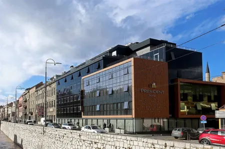 Hotel President Sarajevo Отели рядом с достопримечательностью «Мэрия г. Сараево»