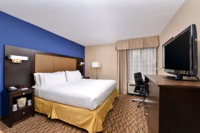 Holiday Inn Express Hunt Valley Hotel dekat DSW Designer Shoe Warehouse