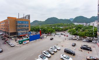 Runhui Grand Hotel (Xingyi West Bus Station)