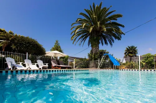 Asure Colonial Lodge Motel - Pools