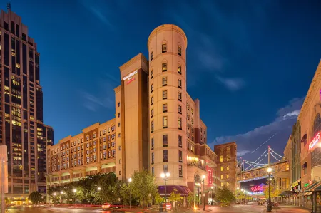 Residence Inn New Rochelle Отели рядом с достопримечательностью «Парк Харбор Айленд»