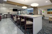 La Quinta Inn & Suites by Wyndham Wichita Airport Hotels in Sedgwick County