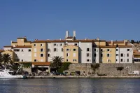 Hotel International Hotels in Lun