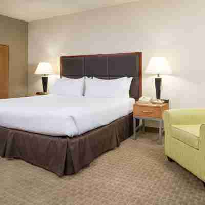 Holiday Inn Manchester Airport Rooms