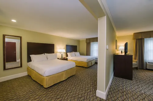 Holiday Inn Express & Suites Merrimack Hotels in Merrimack