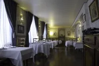 Hôtel de la Bannière de France Hôtels à : Bruyères-et-Montbérault