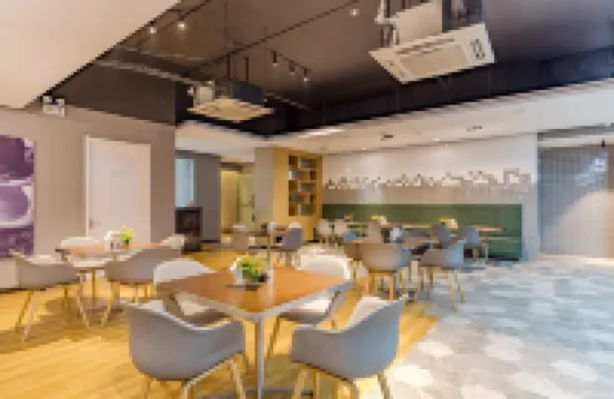 City Garden Hotel Chain (Chizhou Vocational College Xiushanmen Millennium Ancient City Building )