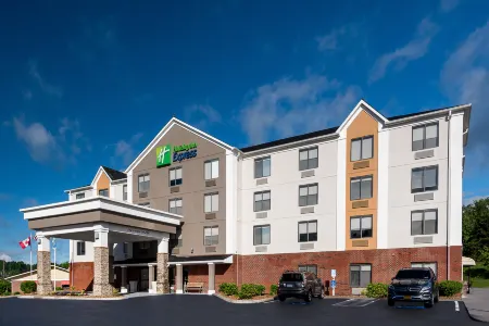 Holiday Inn Express Hillsville Отели в г. Фанси Гэп