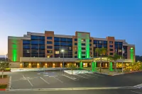 Holiday Inn Diamond Bar - Pomona Hotel dekat Massage Envy Spa Diamond Bar