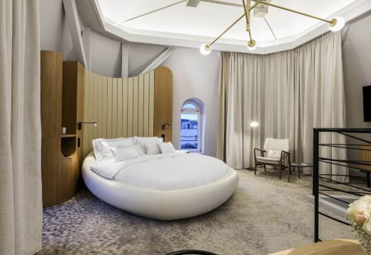 5. 센추리 올드 타..