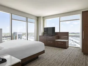 Calgary Airport Marriott In-Terminal Hotel